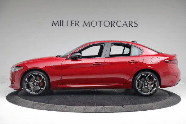 Used 2022 Alfa Romeo Giulia Veloce for sale $29,900 at Miller Motorcars Aston Martin in Greenwich CT 06830 3