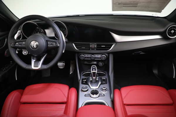 New 2022 Alfa Romeo Giulia Veloce for sale Sold at Aston Martin of Greenwich in Greenwich CT 06830 16