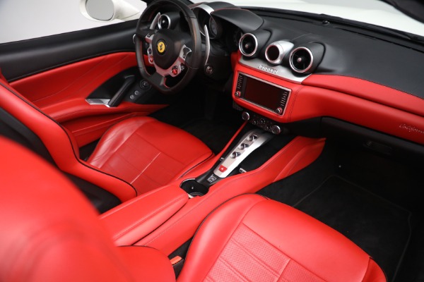 Used 2015 Ferrari California T for sale Sold at Aston Martin of Greenwich in Greenwich CT 06830 23