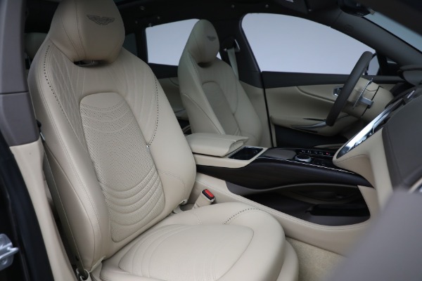 Used 2022 Aston Martin DBX for sale $227,646 at Aston Martin of Greenwich in Greenwich CT 06830 18