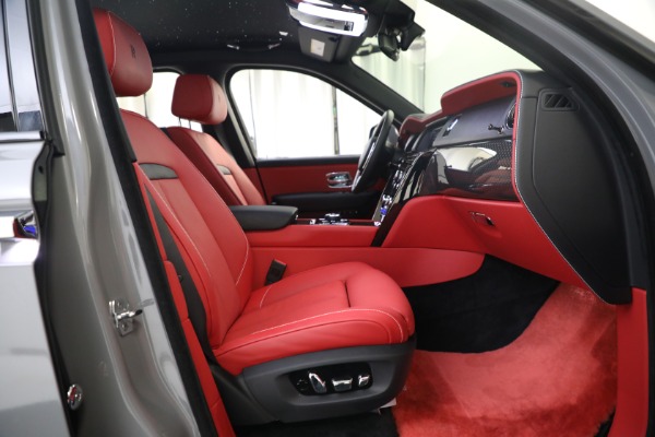 Used 2022 Rolls-Royce Black Badge Cullinan for sale Sold at Aston Martin of Greenwich in Greenwich CT 06830 25