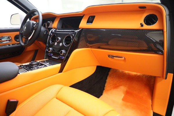 New 2022 Rolls-Royce Cullinan Black Badge for sale Call for price at Aston Martin of Greenwich in Greenwich CT 06830 18