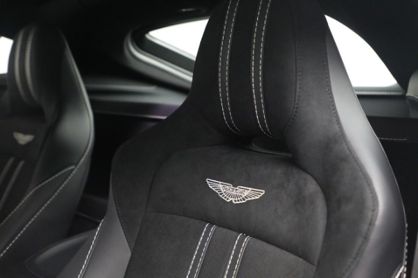 Used 2022 Aston Martin Vantage Coupe for sale $169,900 at Aston Martin of Greenwich in Greenwich CT 06830 17