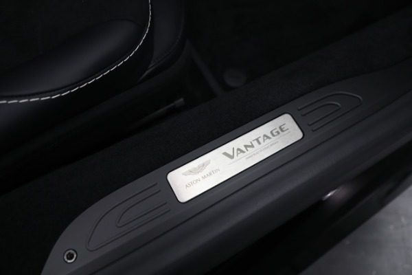 New 2022 Aston Martin Vantage Coupe for sale $185,716 at Aston Martin of Greenwich in Greenwich CT 06830 18