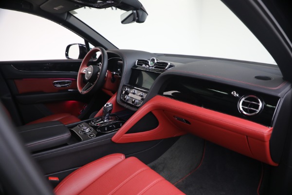 Used 2022 Bentley Bentayga V8 for sale $137,900 at Miller Motorcars Aston Martin in Greenwich CT 06830 26