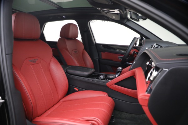 Used 2022 Bentley Bentayga V8 for sale $137,900 at Miller Motorcars Aston Martin in Greenwich CT 06830 28