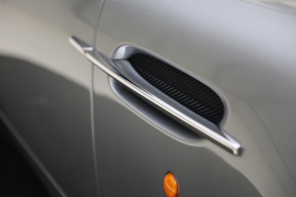 Used 2003 Aston Martin V12 Vanquish for sale $99,900 at Aston Martin of Greenwich in Greenwich CT 06830 28