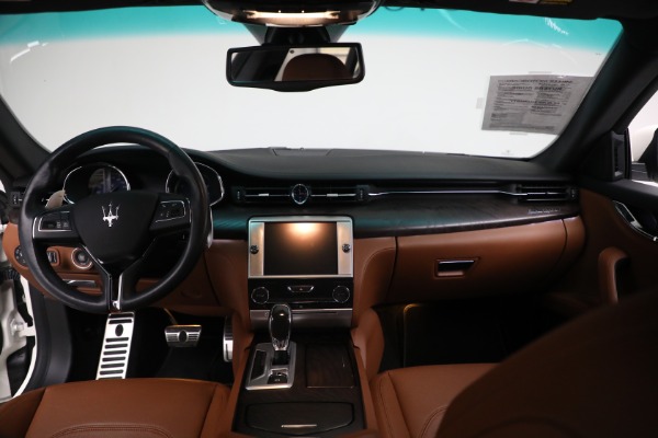 Used 2014 Maserati Quattroporte S Q4 for sale $38,900 at Aston Martin of Greenwich in Greenwich CT 06830 14