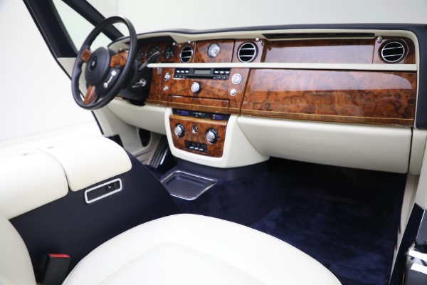 Used 2011 Rolls-Royce Phantom Drophead Coupe for sale $209,900 at Aston Martin of Greenwich in Greenwich CT 06830 24