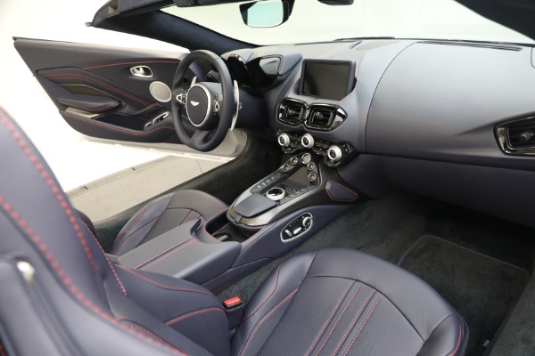 New 2023 Aston Martin Vantage for sale $213,186 at Aston Martin of Greenwich in Greenwich CT 06830 25