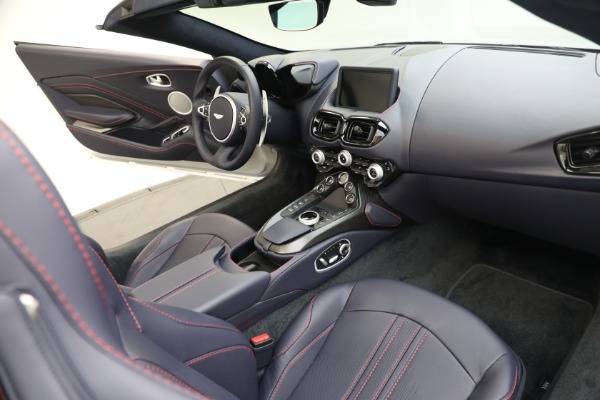 Used 2023 Aston Martin Vantage Roadster for sale $181,900 at Aston Martin of Greenwich in Greenwich CT 06830 25
