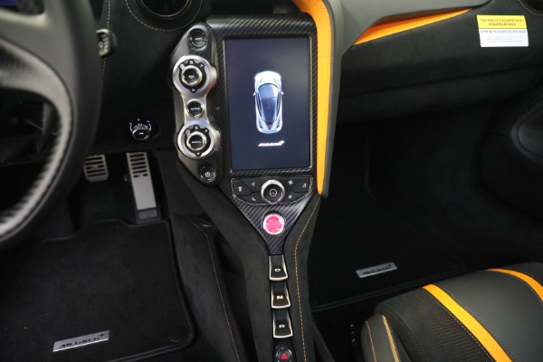New 2022 McLaren 720S Spider Performance for sale Sold at Miller Motorcars Aston Martin in Greenwich CT 06830 25