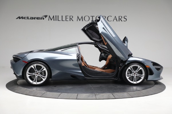 Used 2018 McLaren 720S Luxury for sale $269,900 at Aston Martin of Greenwich in Greenwich CT 06830 20
