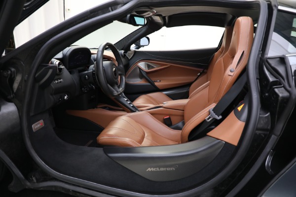 Used 2018 McLaren 720S Luxury for sale $269,900 at Aston Martin of Greenwich in Greenwich CT 06830 26
