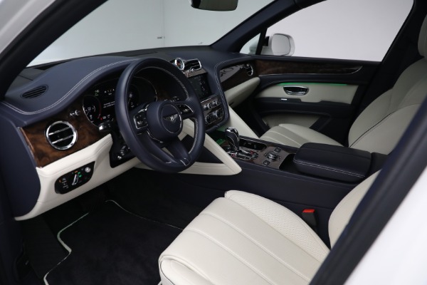 Used 2021 Bentley Bentayga Hybrid Hybrid for sale $189,900 at Aston Martin of Greenwich in Greenwich CT 06830 17