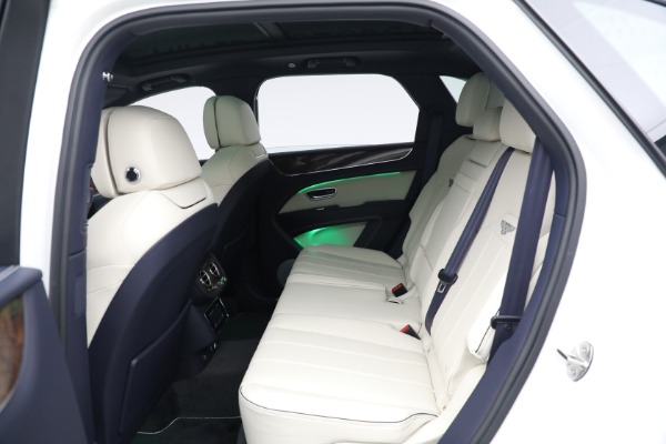 Used 2021 Bentley Bentayga Hybrid Hybrid for sale $189,900 at Aston Martin of Greenwich in Greenwich CT 06830 21
