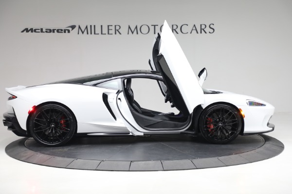 New 2023 McLaren GT Luxe for sale Sold at Aston Martin of Greenwich in Greenwich CT 06830 22