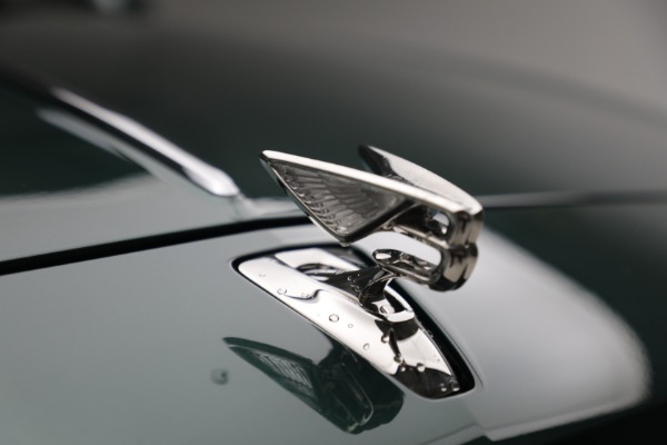 Used 2022 Bentley Flying Spur Hybrid for sale $214,900 at Aston Martin of Greenwich in Greenwich CT 06830 16