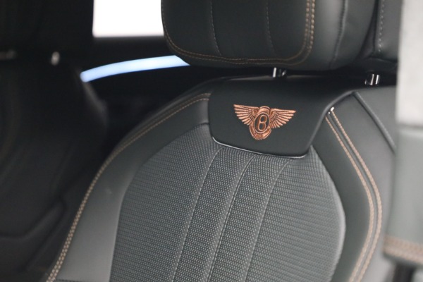 Used 2022 Bentley Flying Spur Hybrid for sale $214,900 at Aston Martin of Greenwich in Greenwich CT 06830 22