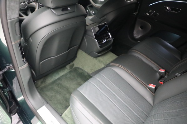 Used 2022 Bentley Flying Spur Hybrid for sale $214,900 at Aston Martin of Greenwich in Greenwich CT 06830 23