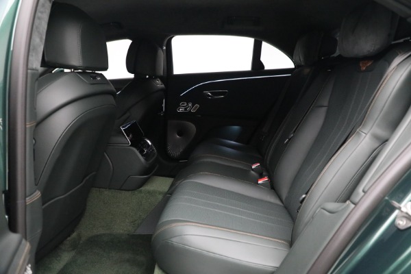 Used 2022 Bentley Flying Spur Hybrid for sale $214,900 at Aston Martin of Greenwich in Greenwich CT 06830 24