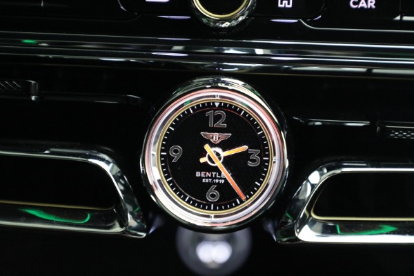 Used 2022 Bentley Flying Spur Hybrid for sale $214,900 at Aston Martin of Greenwich in Greenwich CT 06830 26