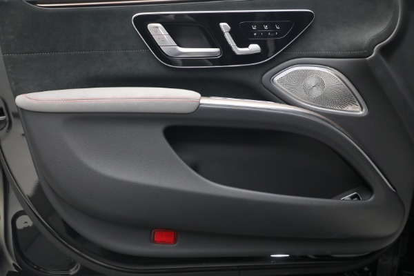 Used 2022 Mercedes-Benz EQS EQS 580 4MATIC for sale Sold at Miller Motorcars Aston Martin in Greenwich CT 06830 13