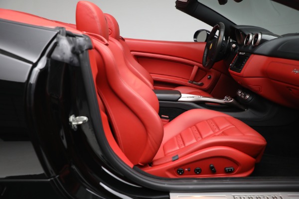 Used 2013 Ferrari California 30 for sale $134,900 at Aston Martin of Greenwich in Greenwich CT 06830 23