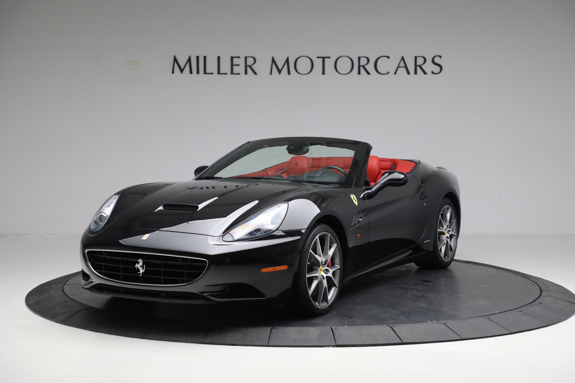 Used 2013 Ferrari California 30 for sale $134,900 at Aston Martin of Greenwich in Greenwich CT 06830 1