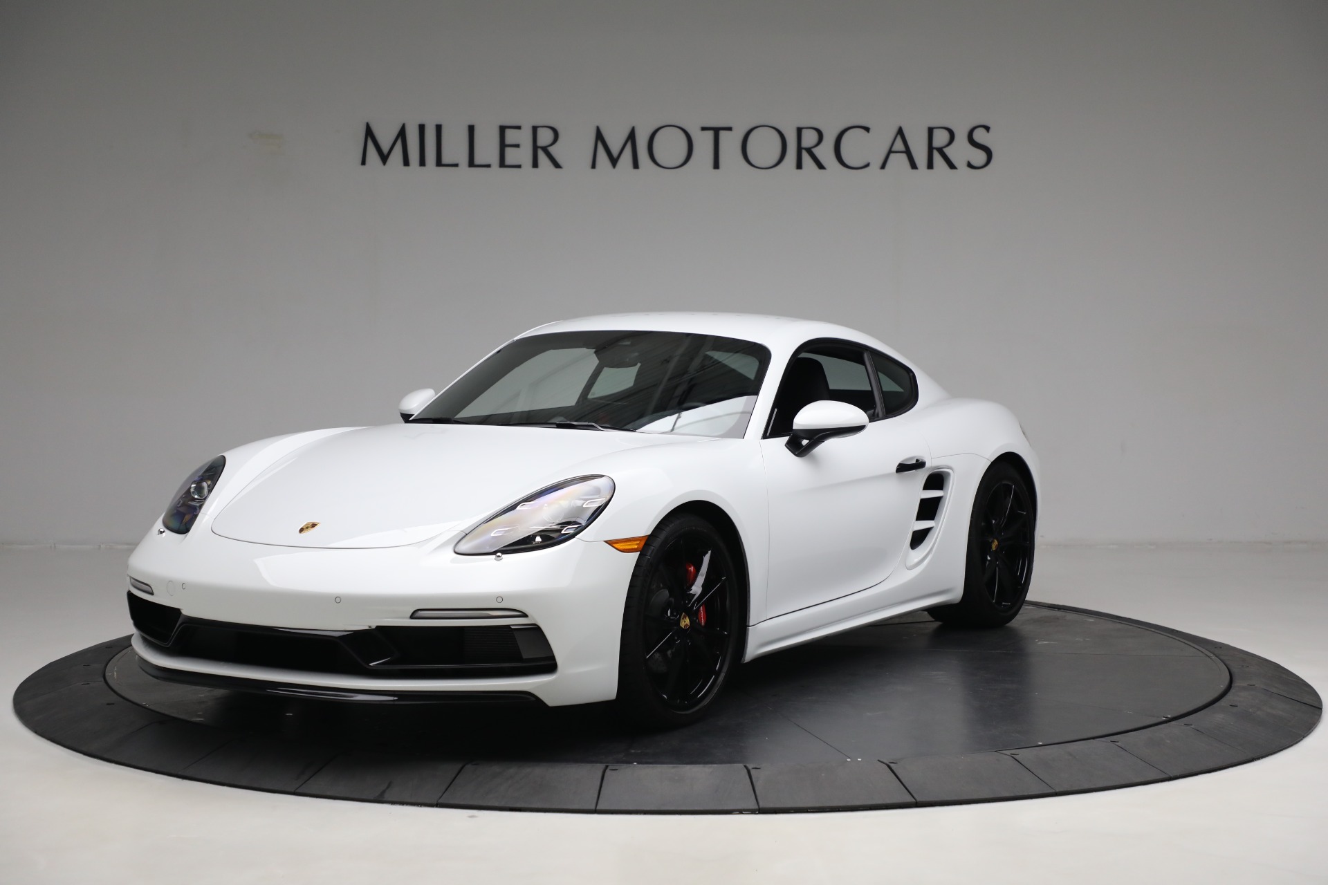 Used 2022 Porsche 718 Cayman S for sale $91,900 at Aston Martin of Greenwich in Greenwich CT 06830 1