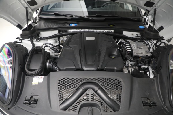 Used 2021 Porsche Macan Turbo for sale $84,900 at Aston Martin of Greenwich in Greenwich CT 06830 23
