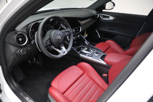 New 2023 Alfa Romeo Giulia Veloce for sale Sold at Aston Martin of Greenwich in Greenwich CT 06830 15