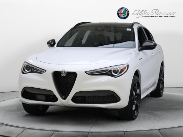 New 2023 Alfa Romeo Stelvio - Interior and exterior 