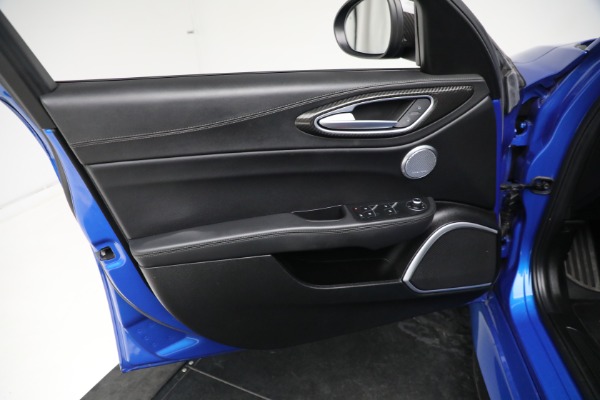 Used 2019 Alfa Romeo Giulia Ti Sport Carbon for sale $34,900 at Aston Martin of Greenwich in Greenwich CT 06830 16