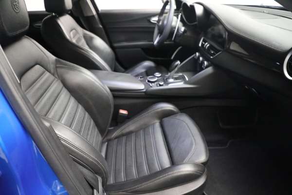 Used 2019 Alfa Romeo Giulia Ti Sport Carbon for sale $34,900 at Aston Martin of Greenwich in Greenwich CT 06830 18