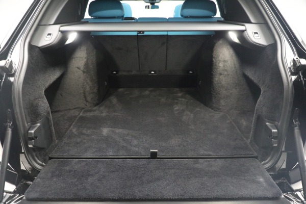 Used 2022 Rolls-Royce Black Badge Cullinan for sale $395,900 at Aston Martin of Greenwich in Greenwich CT 06830 25