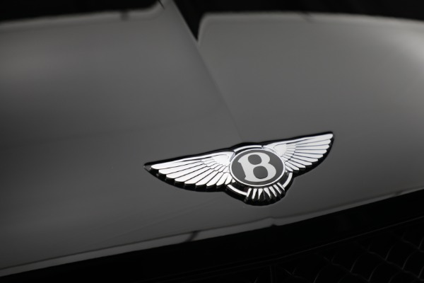 New 2023 Bentley Bentayga V8 for sale $238,470 at Aston Martin of Greenwich in Greenwich CT 06830 15