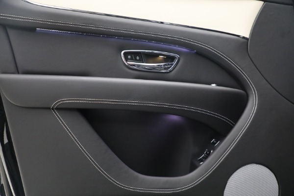 New 2023 Bentley Bentayga V8 for sale $238,470 at Aston Martin of Greenwich in Greenwich CT 06830 17