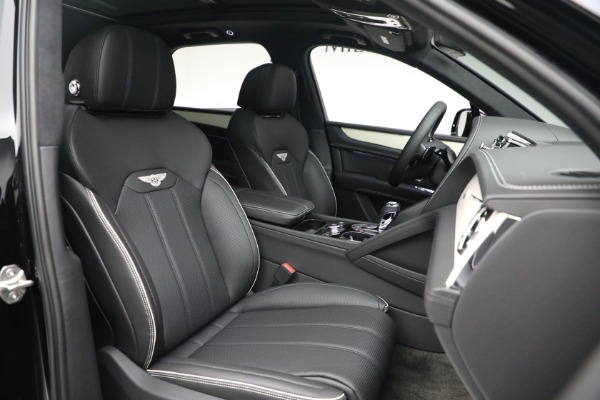 New 2023 Bentley Bentayga V8 for sale $238,470 at Aston Martin of Greenwich in Greenwich CT 06830 28