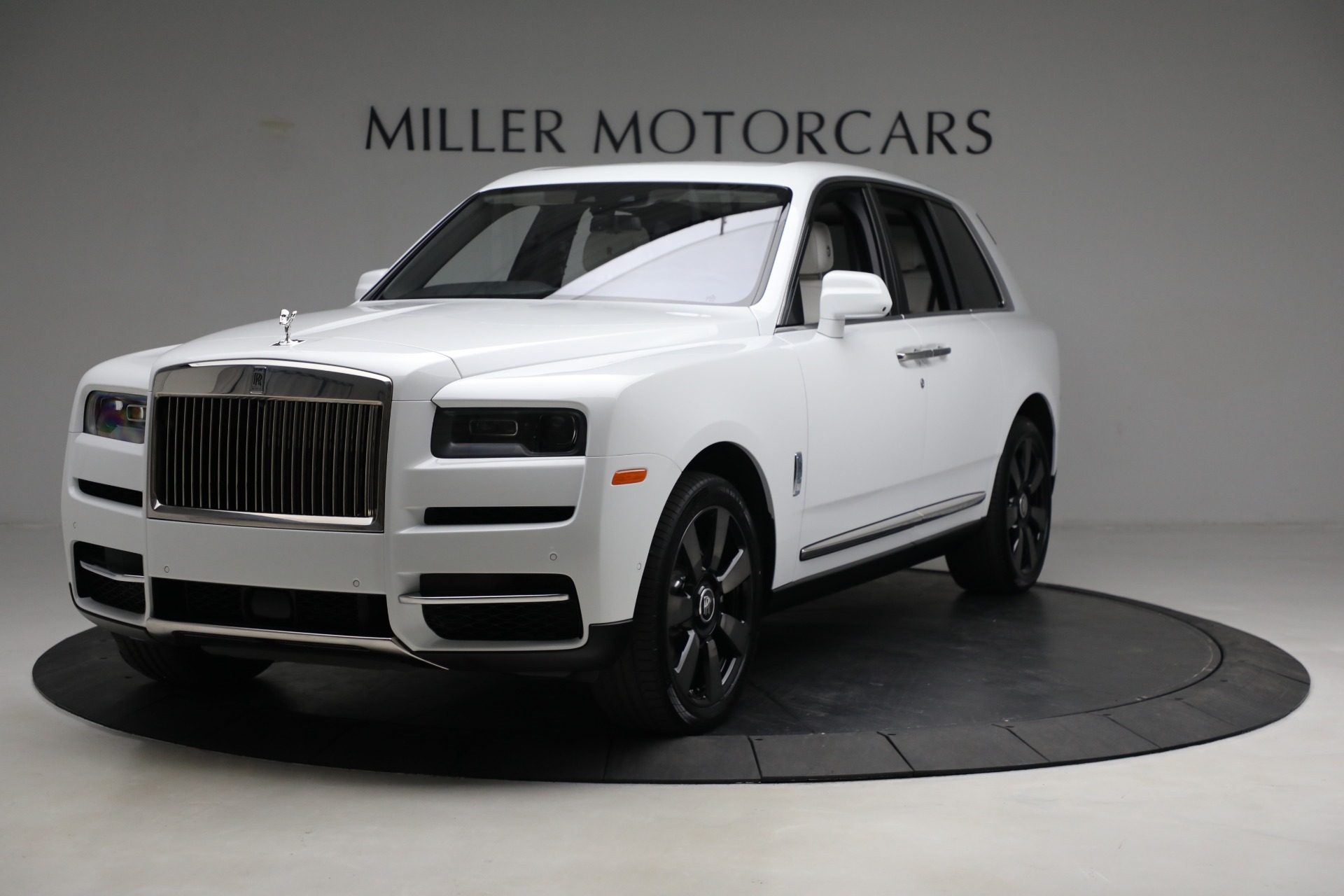 New 2023 Rolls-Royce Cullinan for sale $418,575 at Aston Martin of Greenwich in Greenwich CT 06830 1