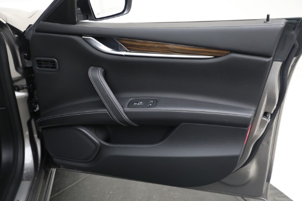Used 2015 Maserati Ghibli S Q4 for sale $35,900 at Aston Martin of Greenwich in Greenwich CT 06830 18