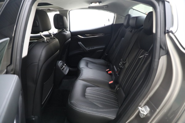 Used 2015 Maserati Ghibli S Q4 for sale $35,900 at Aston Martin of Greenwich in Greenwich CT 06830 27