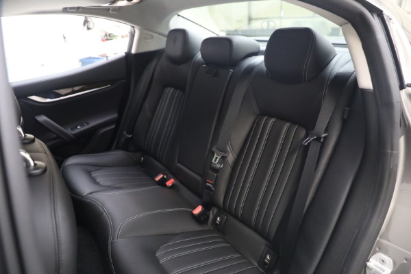 Used 2015 Maserati Ghibli S Q4 for sale $35,900 at Aston Martin of Greenwich in Greenwich CT 06830 28