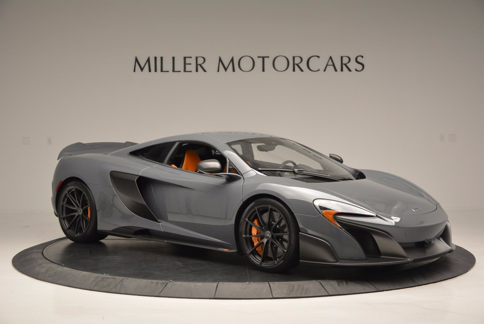 Amazon | minichamps 1:43 McLaren 675LT Spider 2016 ceramic
