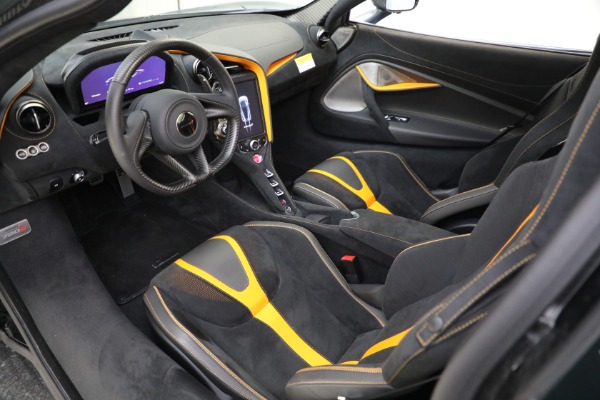 Used 2018 McLaren 720S Performance for sale $289,900 at Aston Martin of Greenwich in Greenwich CT 06830 17