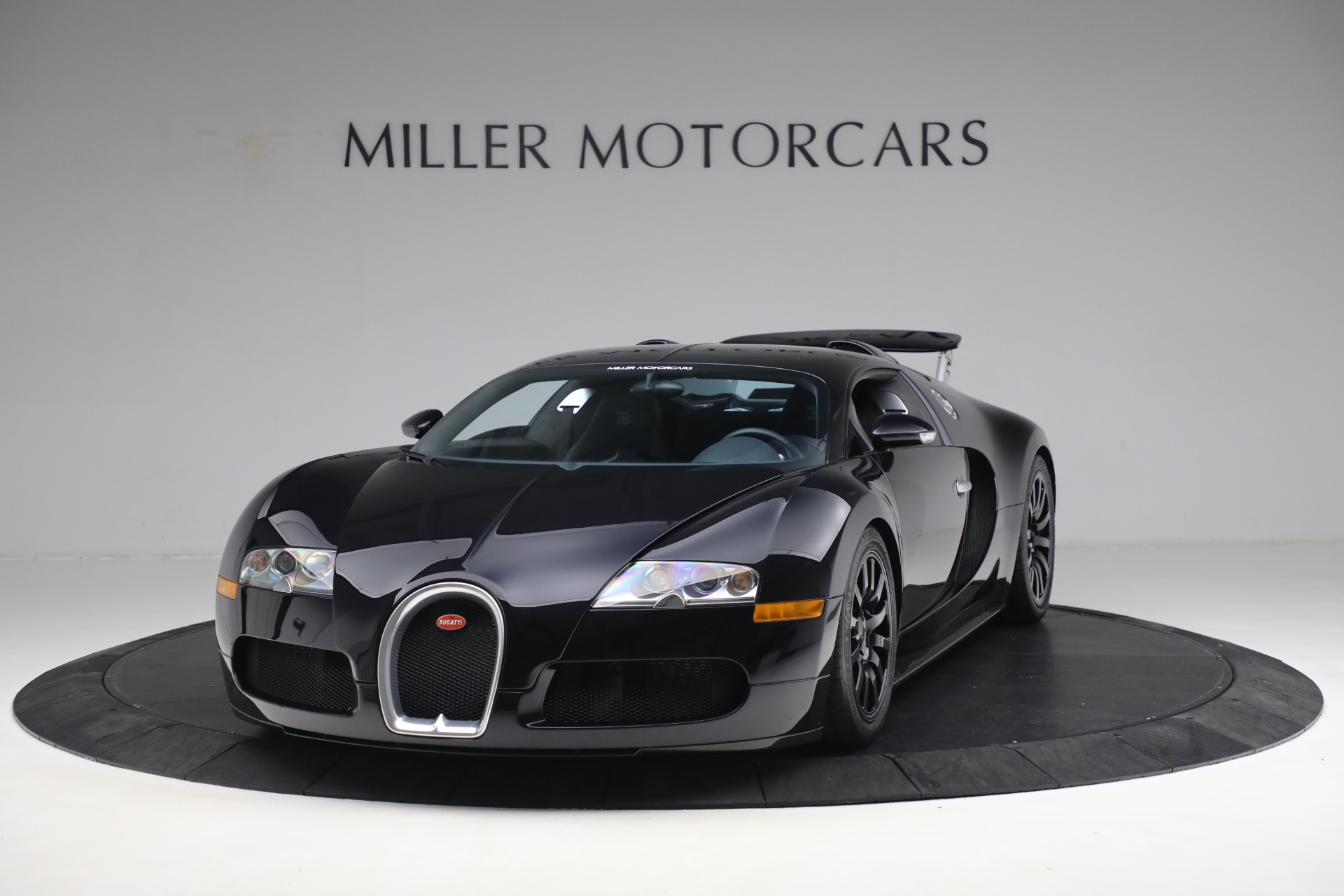 Used 2008 Bugatti Veyron 16.4 for sale $1,800,000 at Aston Martin of Greenwich in Greenwich CT 06830 1