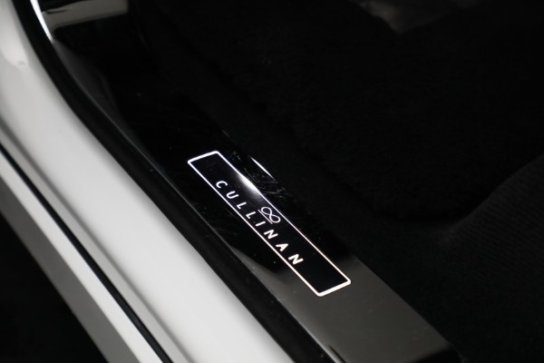 Used 2022 Rolls-Royce Black Badge Cullinan for sale Sold at Aston Martin of Greenwich in Greenwich CT 06830 19