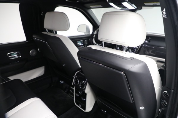 Used 2022 Rolls-Royce Black Badge Cullinan for sale $399,900 at Aston Martin of Greenwich in Greenwich CT 06830 25