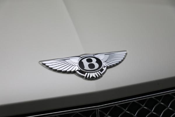 Used 2022 Bentley Bentayga V8 for sale $205,900 at Aston Martin of Greenwich in Greenwich CT 06830 16