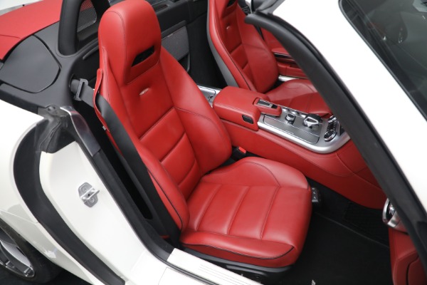 Used 2012 Mercedes-Benz SLS AMG for sale $149,900 at Aston Martin of Greenwich in Greenwich CT 06830 24